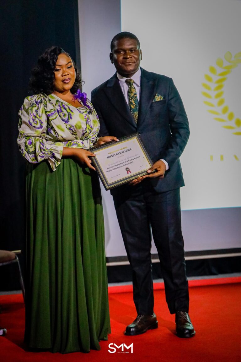 RDC – CULTURE : Mputu Omale Exaucé sacré Meilleur opérateur culturel aux Leadership Awards